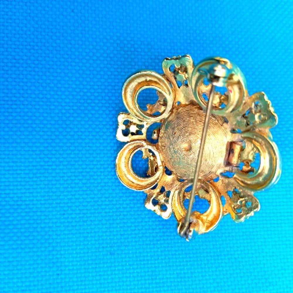 Unique perfume Brooch - Picture 3 of 3